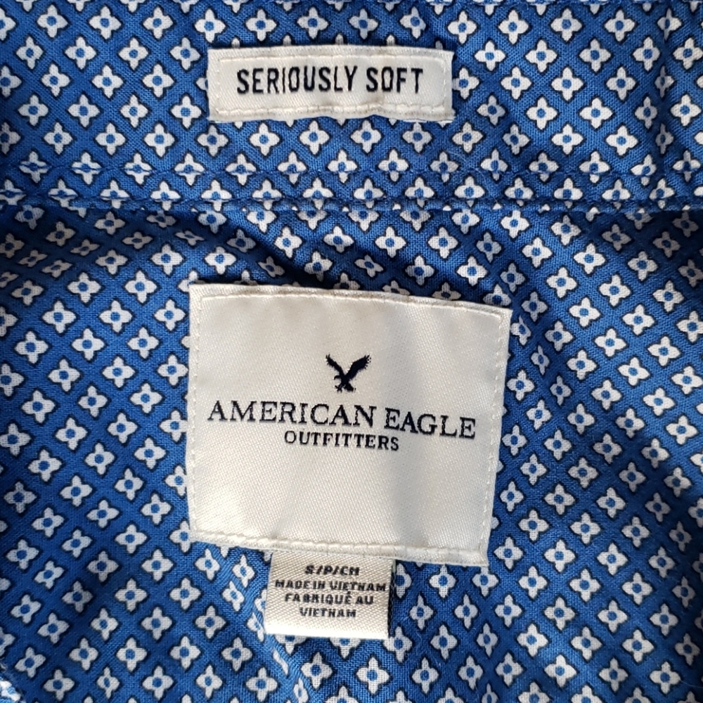 American Eagle Seriously Soft Button Down - Picture 3 of 3